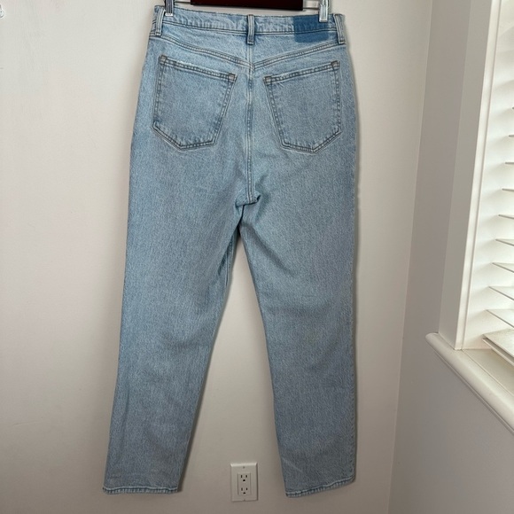 Abercrombie Ultra High Rise 90s Straight Jean - Picture 8 of 12